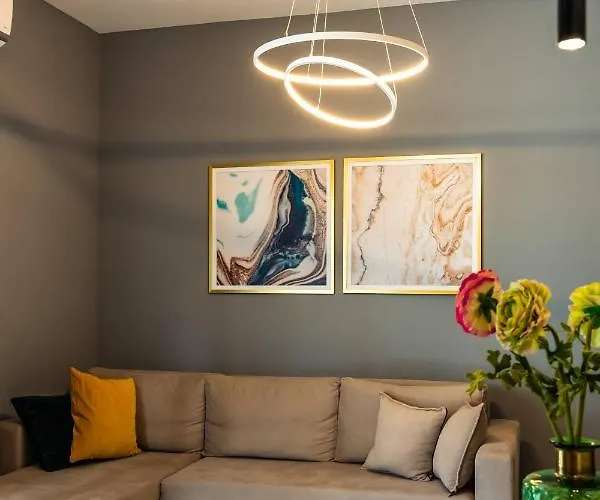 Cozy Modern Apartment Inside The City Center