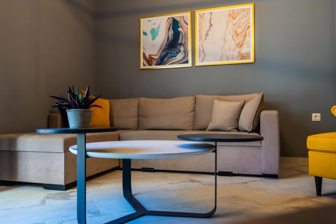 Cozy Modern Inside The Center Apartment *