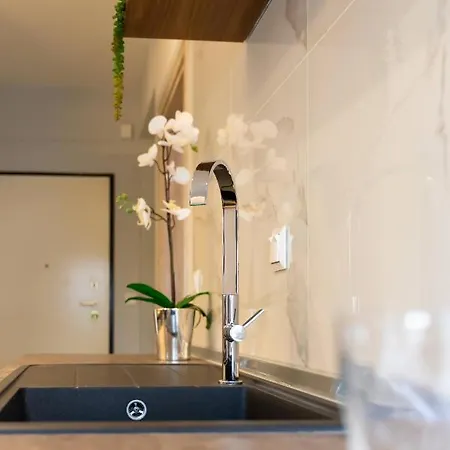 Cozy Modern Apartment Inside The City Center Thessaloniki Exterior foto